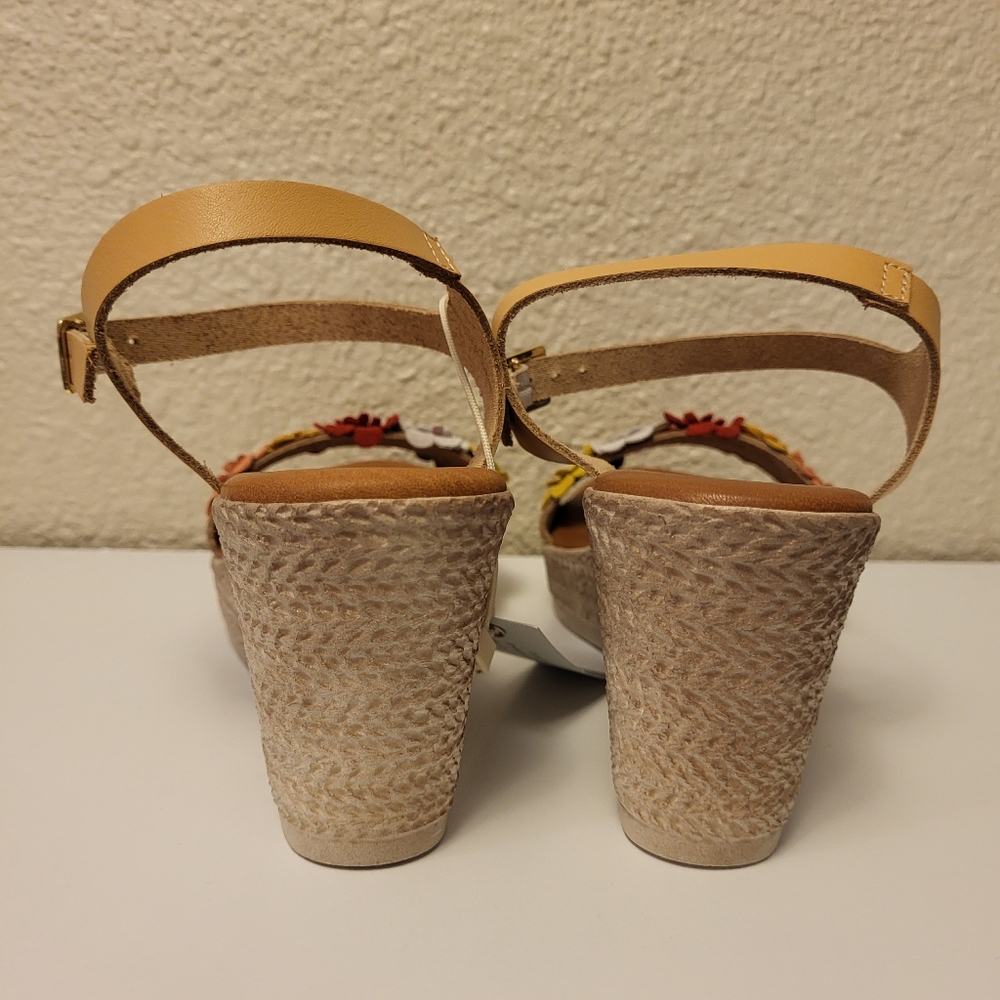 NWT Avellini Genuine Leather Floral Wedge Sandals Size 9 - Picture 7 of 11